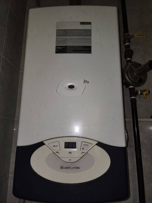 Ariston dvuxkonturniy katyol двухконтрний котёл Аристон.