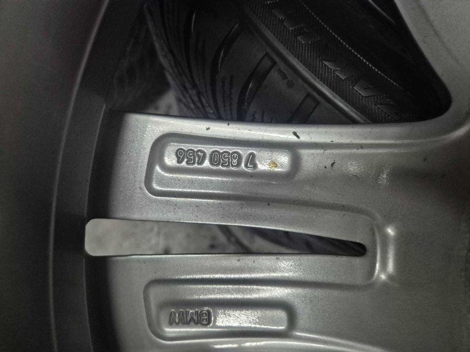 Vând jante BMW X1 R18 cu anvelope