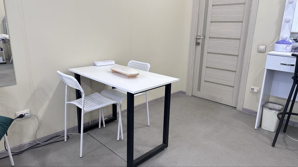 Аренда в кабинете для мастера маникюра