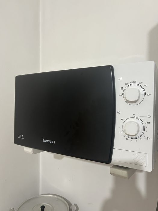 Микроволновка в хорошем состоянии