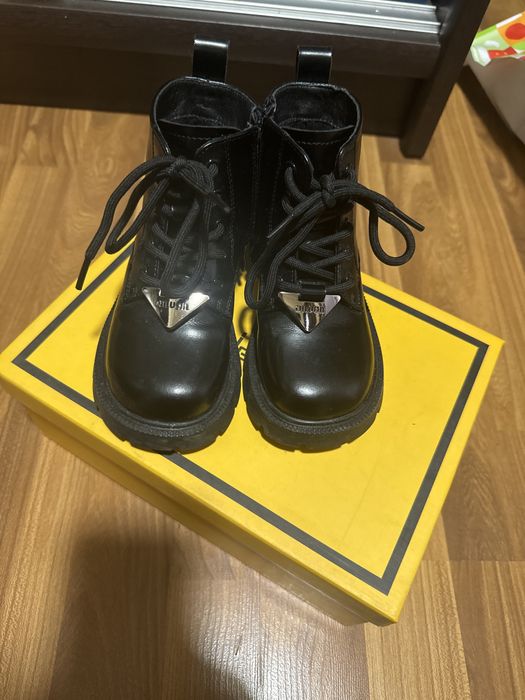 Ботинки на девочку 26 размер