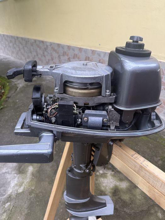 Moror pentru barca de 4cp model MARINER