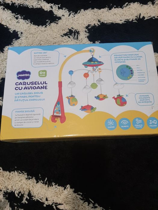 Carusel muzical pentru pătuț