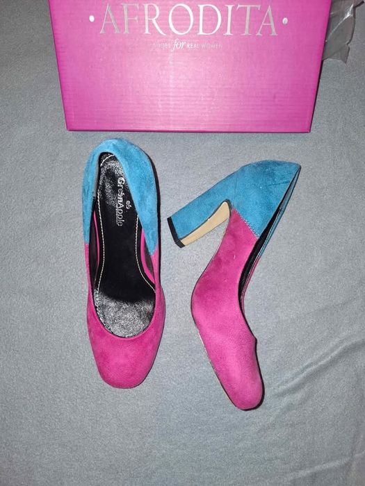 Pantofi de piele intoarsa