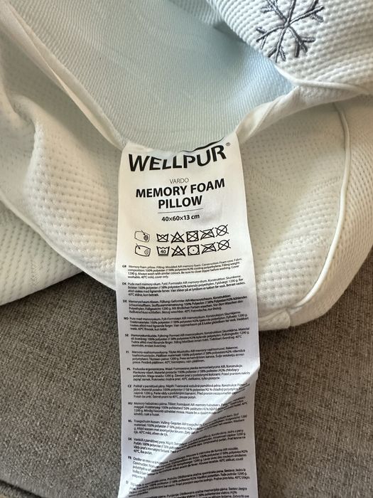 Vând o pernă Wellpur Vardo 40x60x13 memory foam