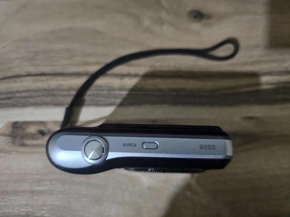 Samsung ES28 Камера + 2GB SD карта + Кабел – Отлично състояние!