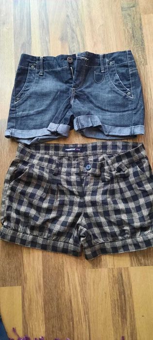 Vand pantaloni scurti dama