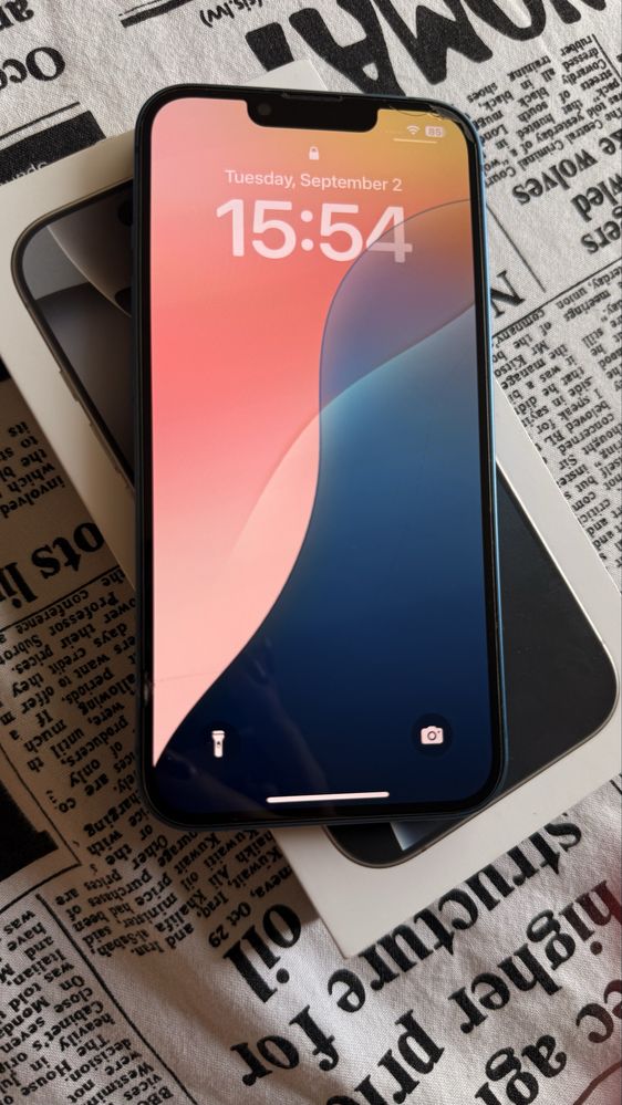 Продавам iphone 13