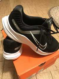 NIKE кроссовки 42,5