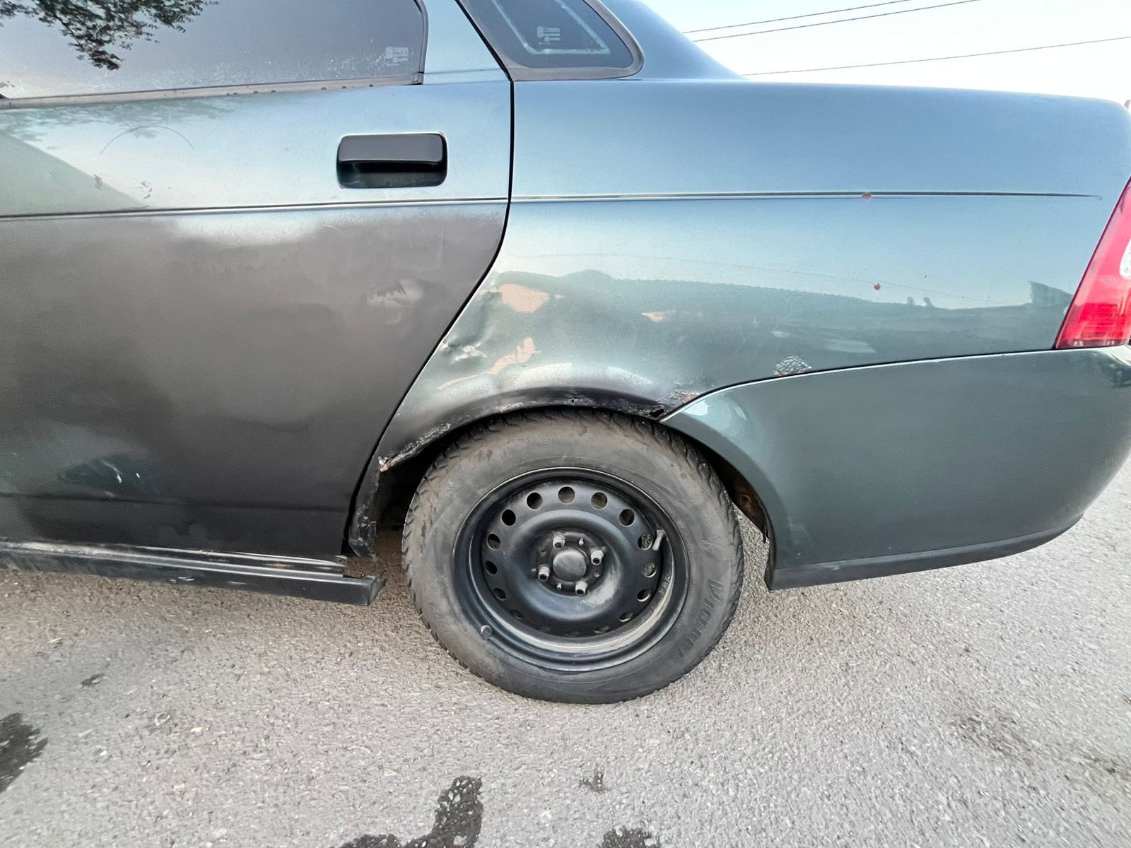 Продам Приору 1 торг у капота