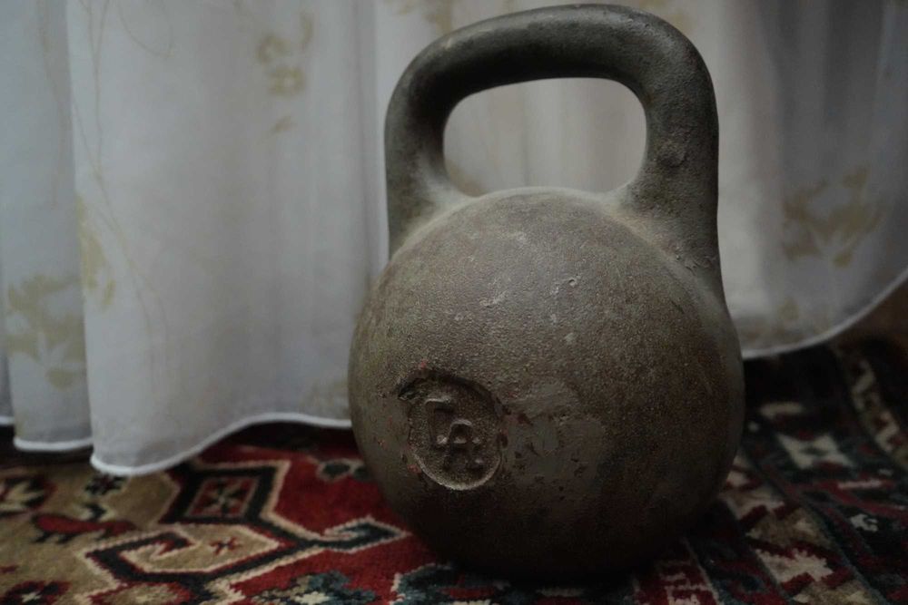 Гиря 16 кг (старый чугун). Отличное состояние