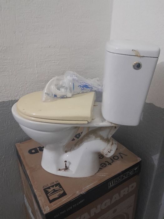 Продам.БУ.Унитаз.