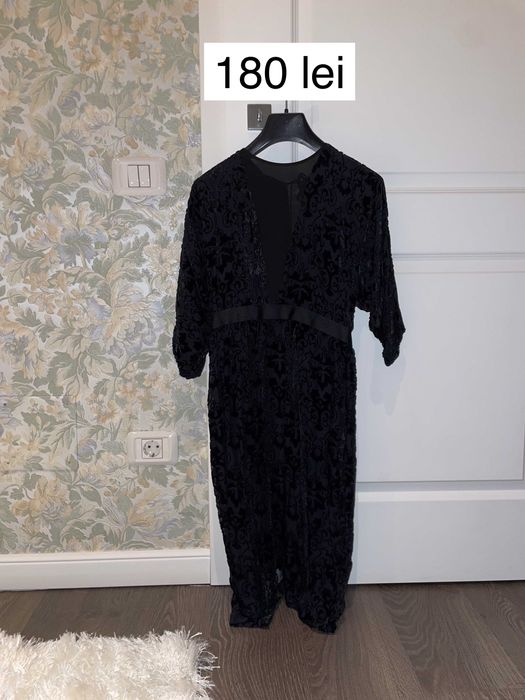 Vand haine second hand 150 - 250 lei