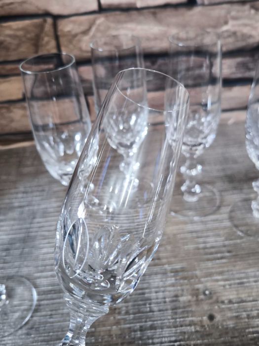 Кристални чаши за бели вина