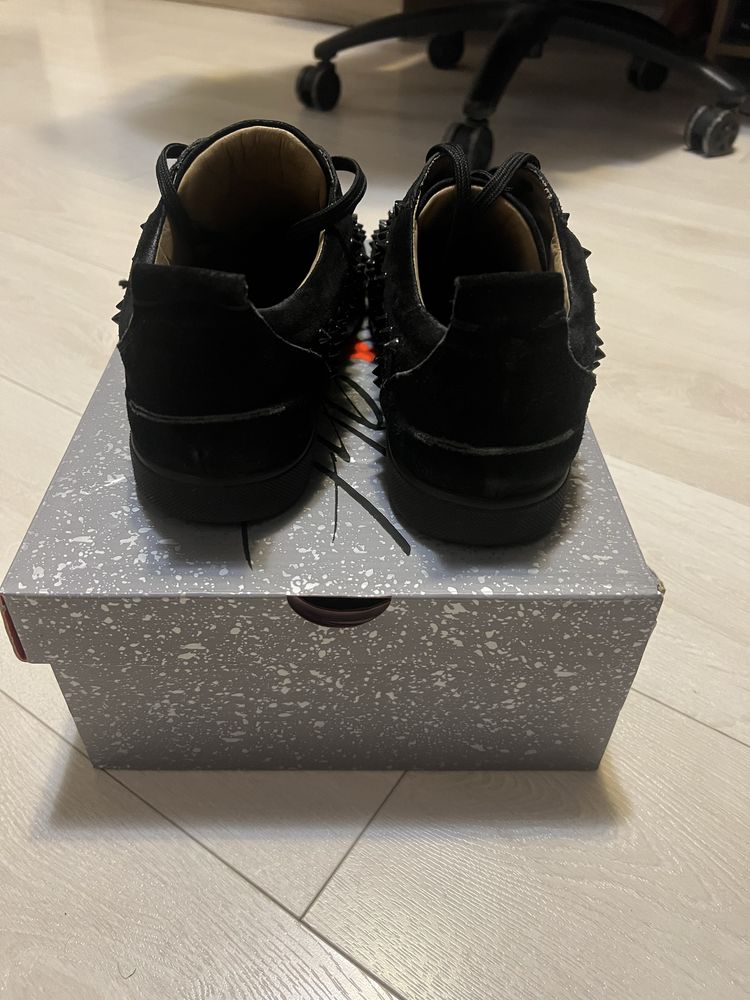 Louboutin spikes обувки