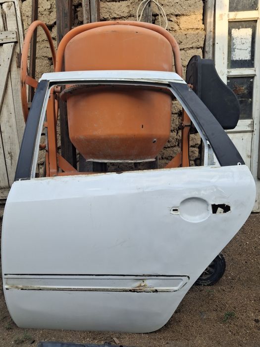 Лада гранта лифтбек левая задняя дверь