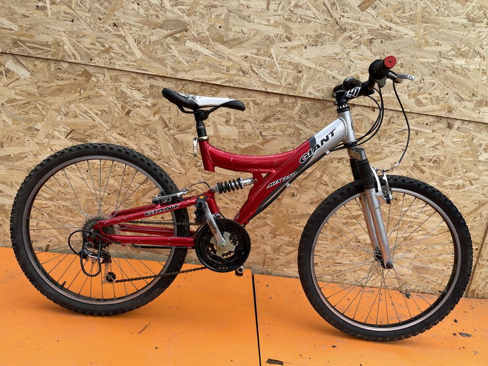 Bicicleta giant cadru aluminiu roti 24”