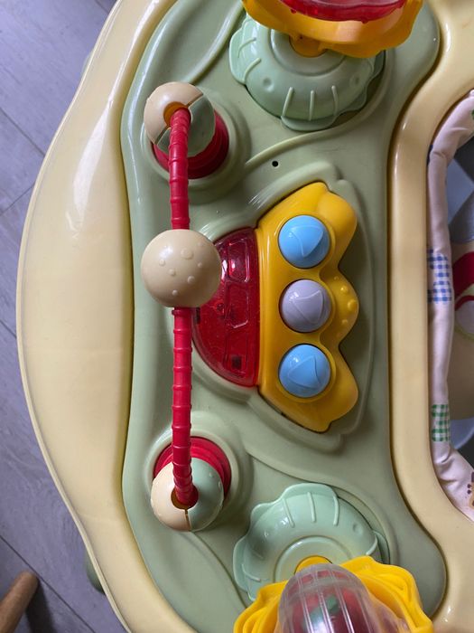 Проходилка в отлично състояние с музика