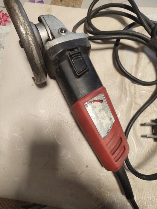 Polizor unghiular Flex