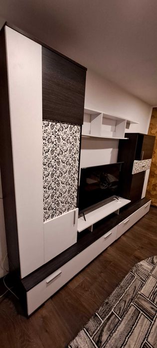 Mobila living alb-negru