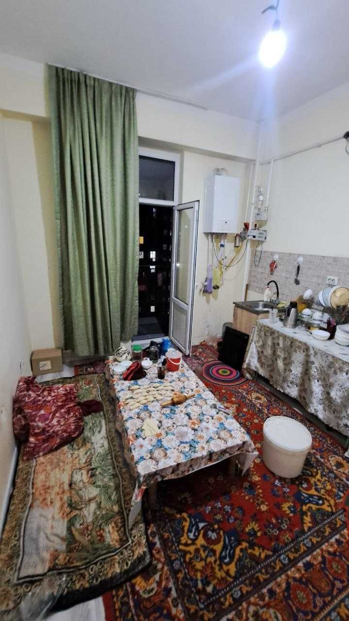 3 xonali uy yaxshi holatda sotiladi