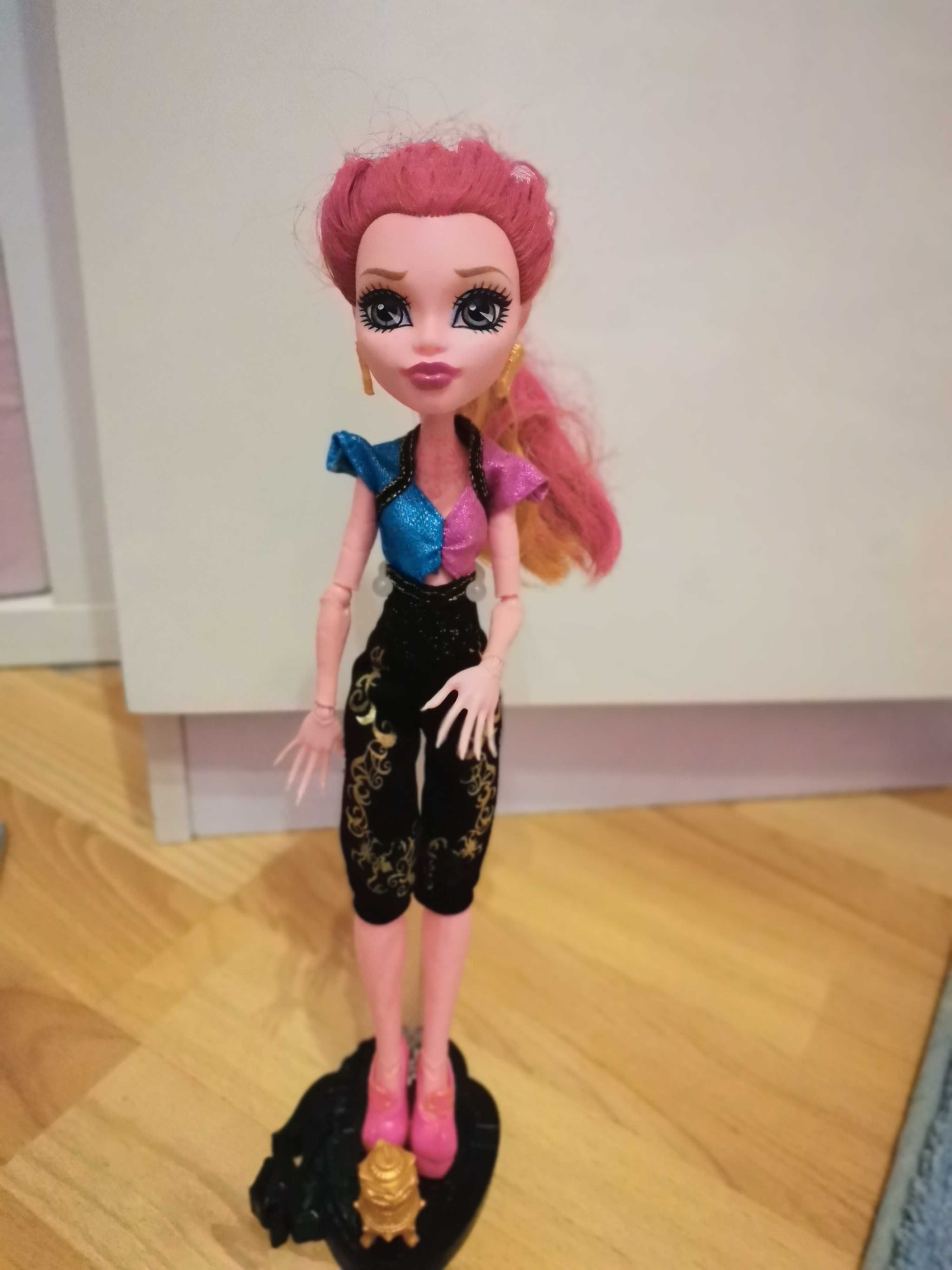 Monster High Кукли