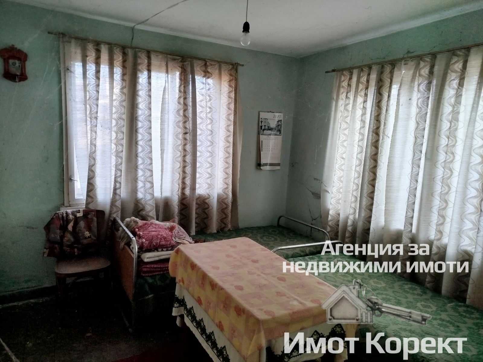Имот Корект продава двуетажна Къща, с. Козаново