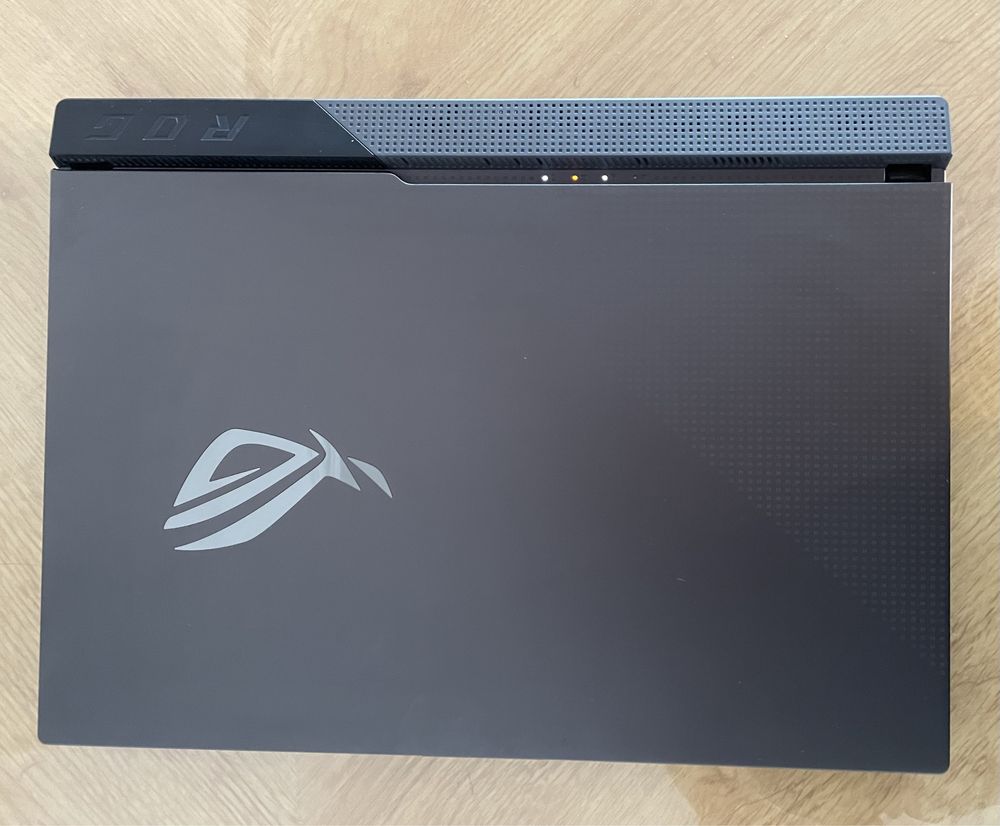 Ноутбук ASUS rog strix