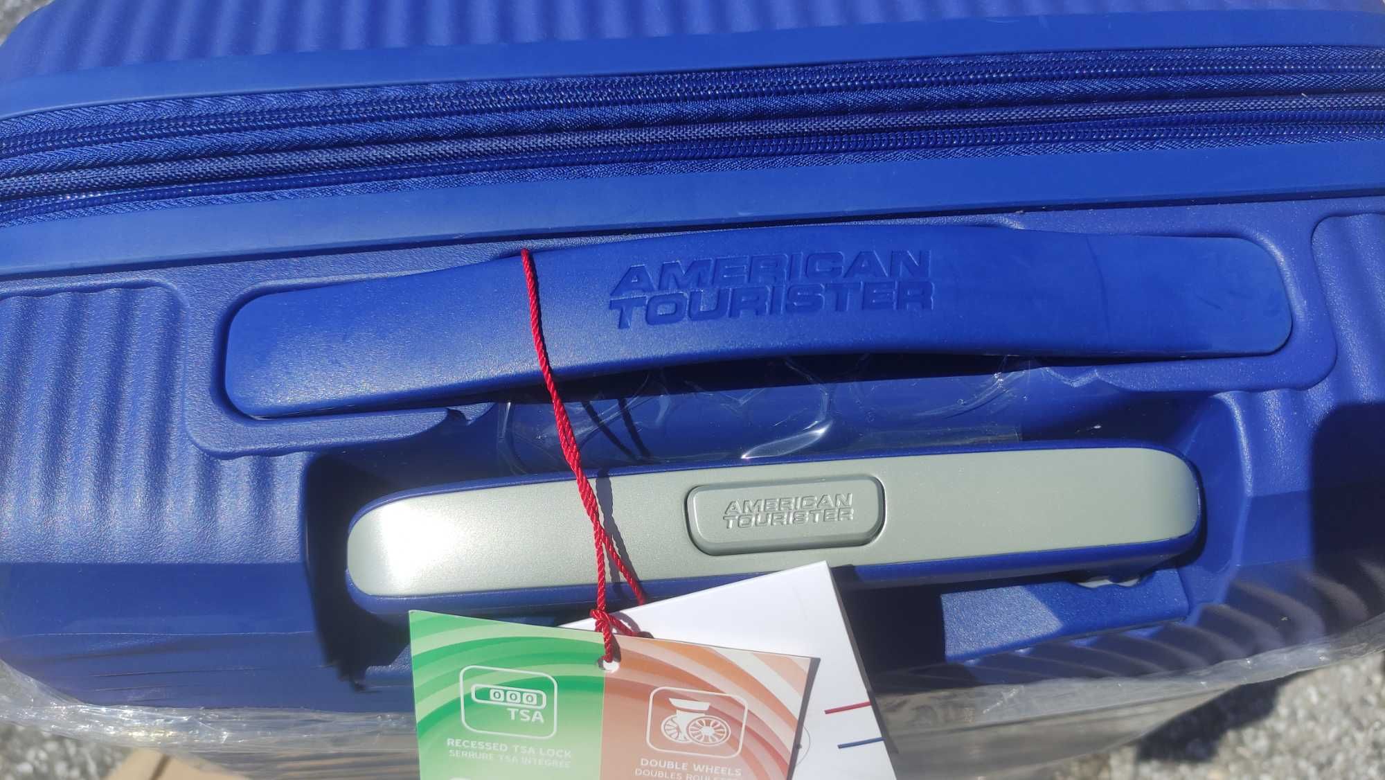 Куфар за ръчен багаж самолет American Tourister Soundbox Spinner