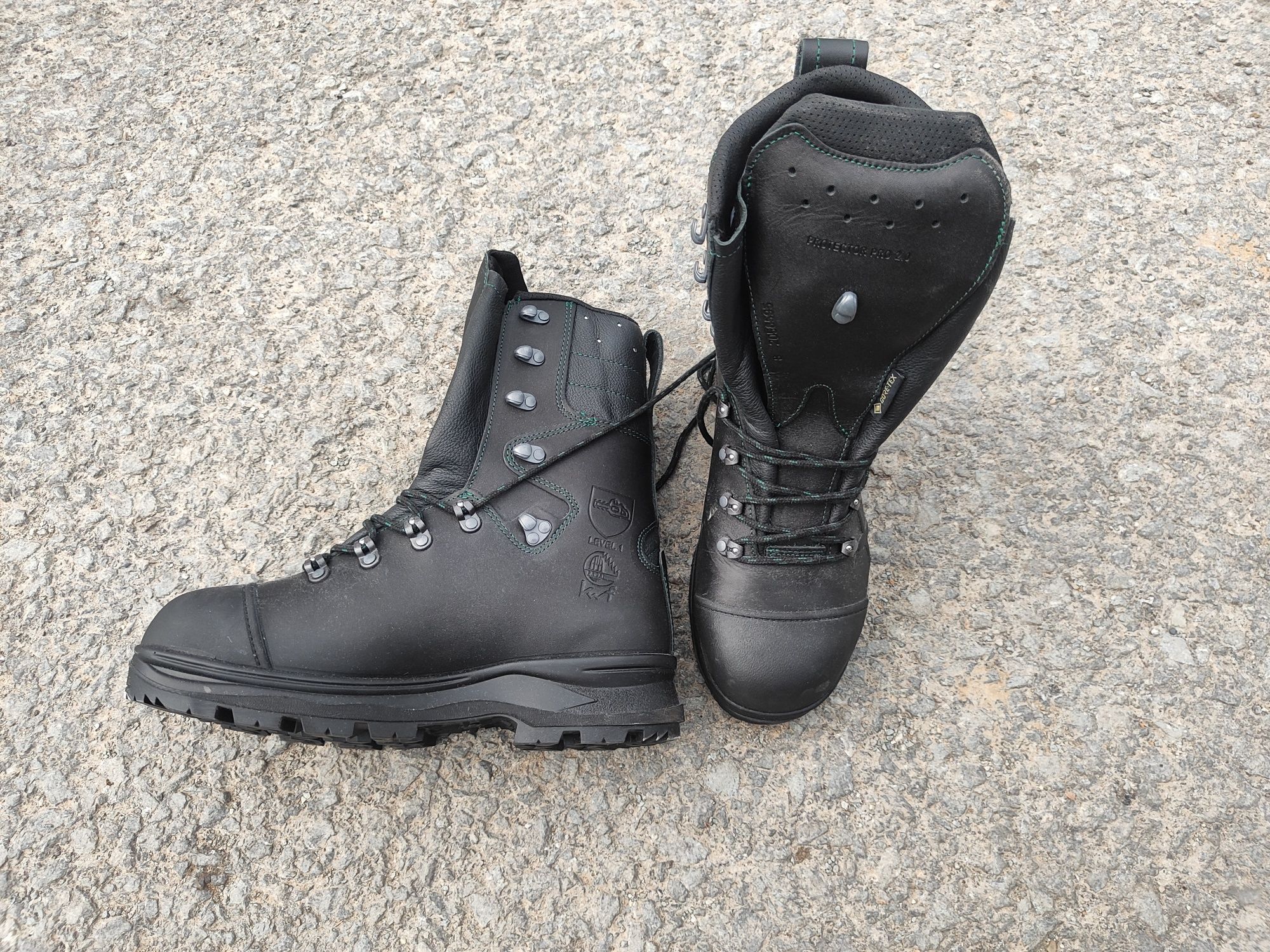 Bocanci haix  cu tehnologie goretex si piele naturala