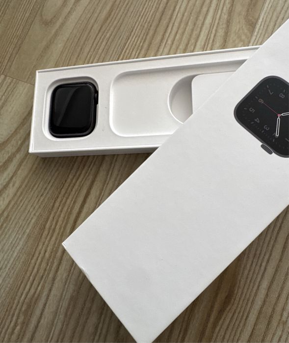 Apple Watch SE  44 mm