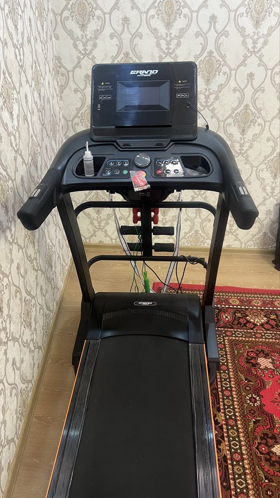 Продам беговую дорожку Grand Fitness