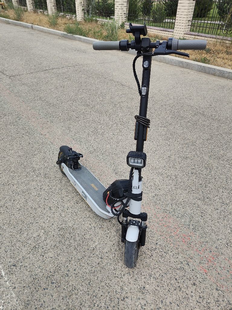 Продается Ninebot max g30lp