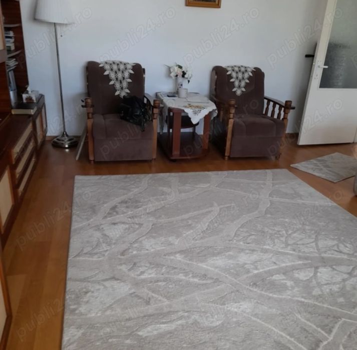 Vand apartament cu 3 camere