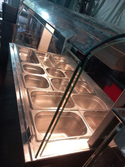 Vând vitrine frigorifice reci