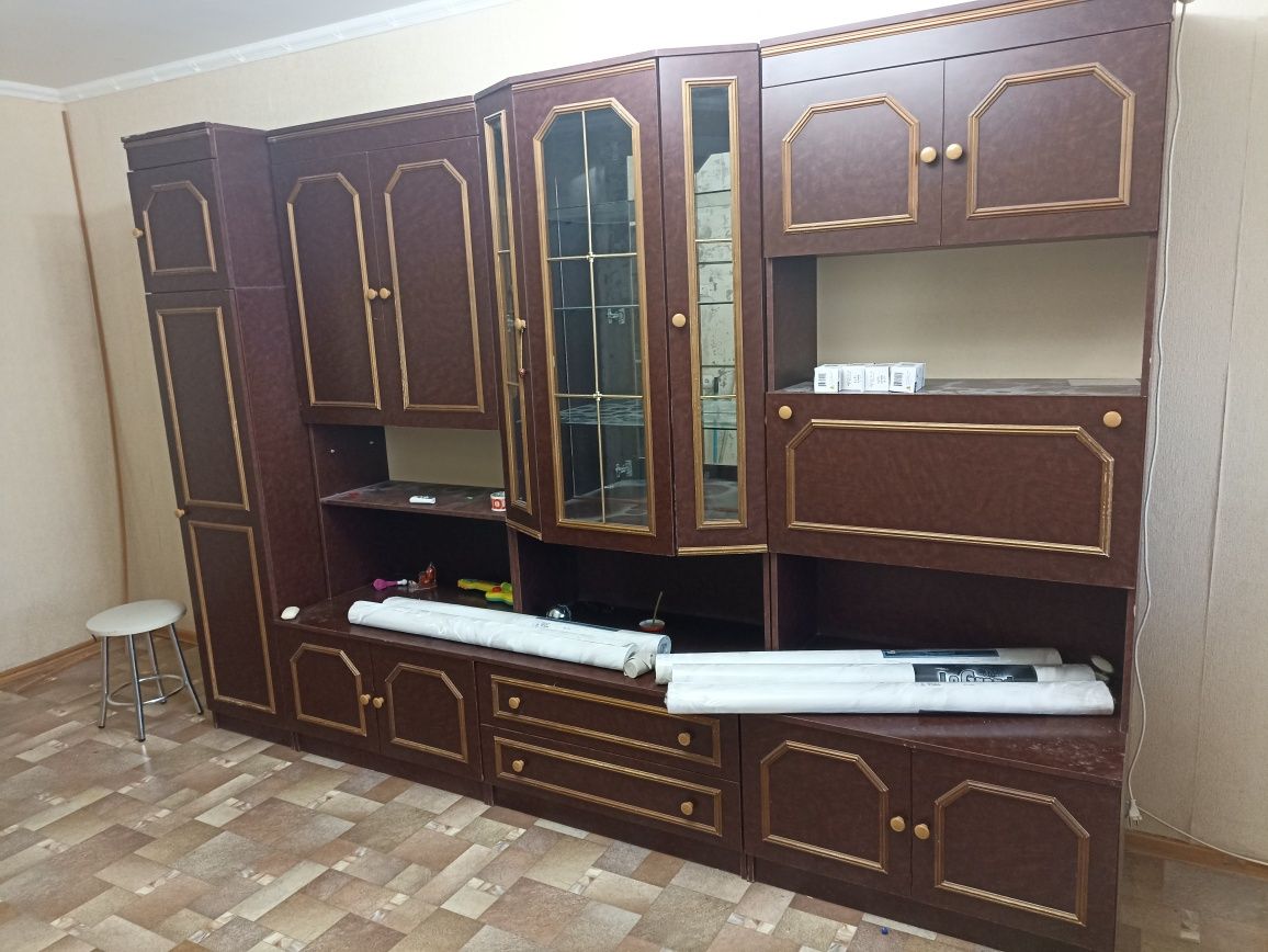 Стенка в гостиную