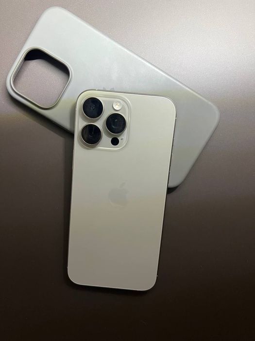 Iphone 16 pro max с гаранция