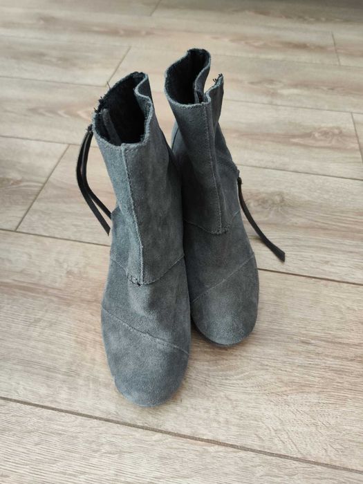 Vand ghete TOMS piele intoarsa