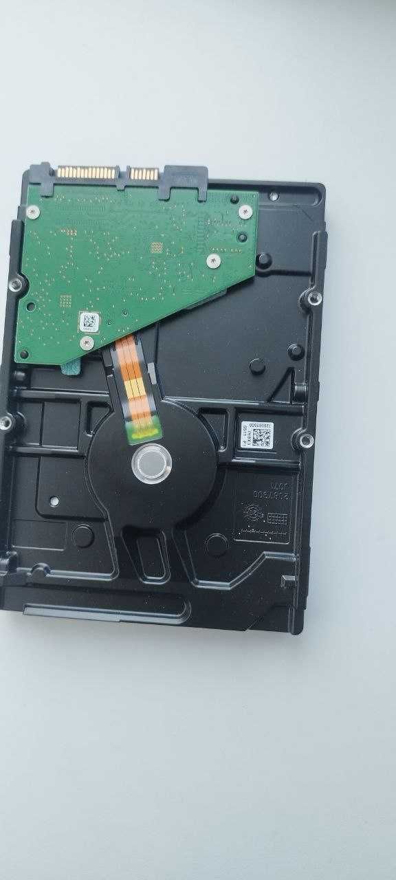 Жесткий диск HDD 4 TB Seagate Barrakuda