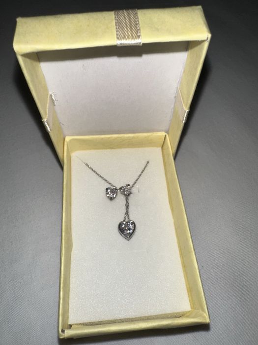 Комплект сребърни бижута във формата на сърце