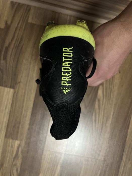 Бутони adidas predator 43 номер