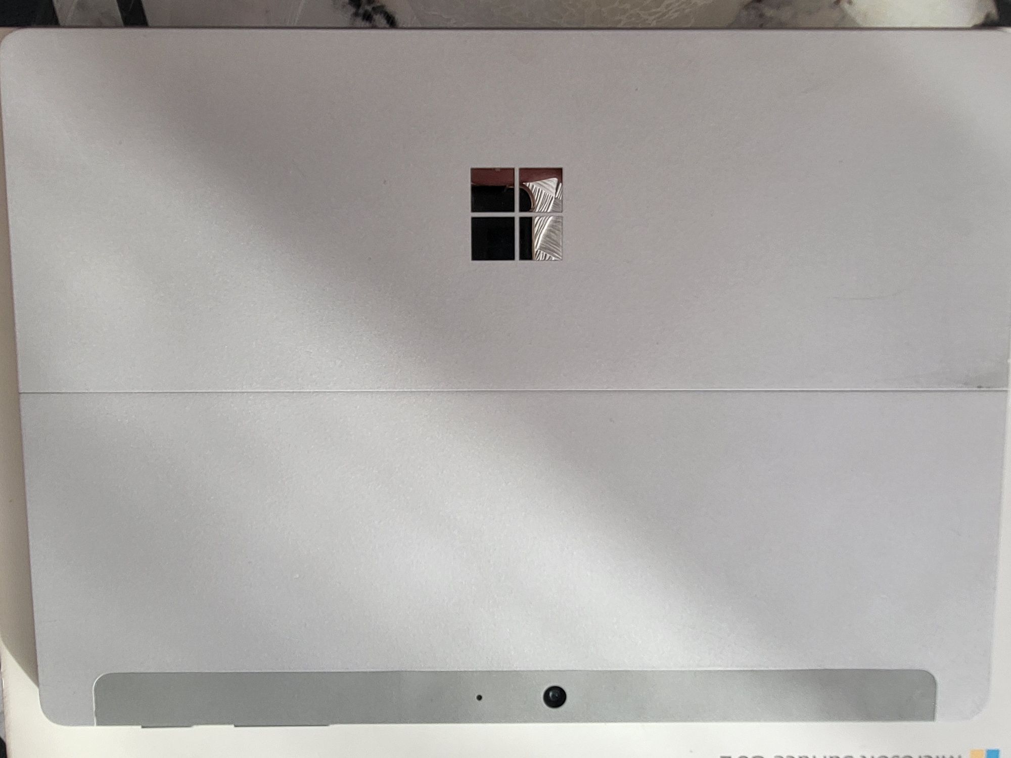 Продам планшет Microsoft Surface Go2