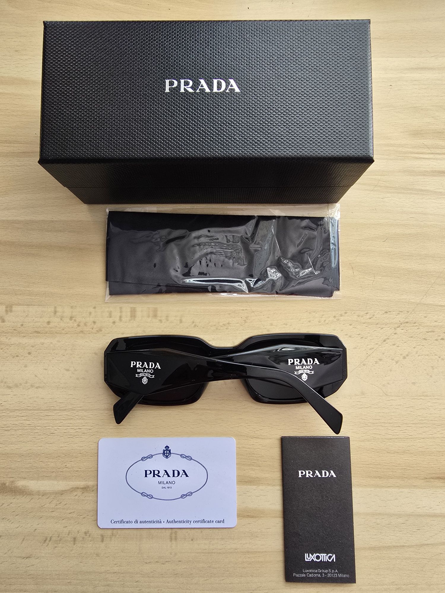 Слънчеви очила Prada SPR17WS.