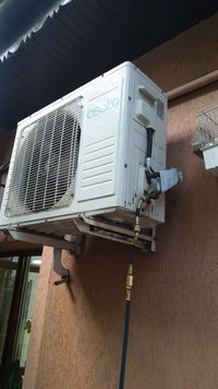 Încărcări cu freon aer conditionat  service revizii montaj aer conditi