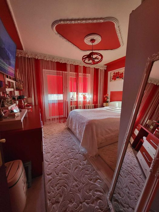 , Vand apartament 2 camere,    2 balcoane, pret negociabil