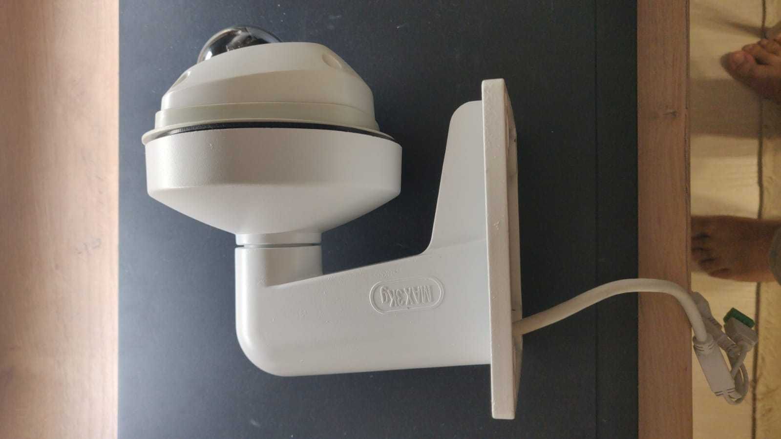 Купольная IP-камера Hikvision DS-2CD2542FWD-I