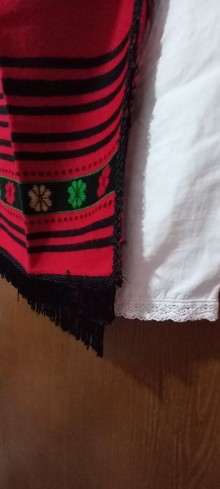 Port popular fetite 4 -5 ani