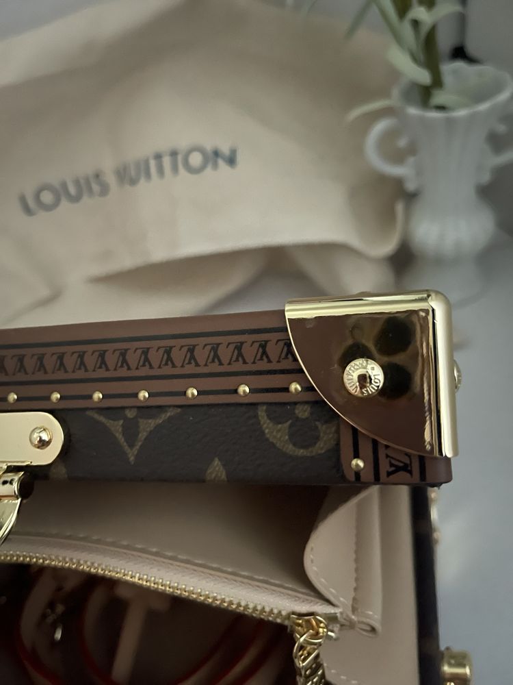 чанта кафява LV Louis Vuitton тип кутия с противопрахов плик кожена