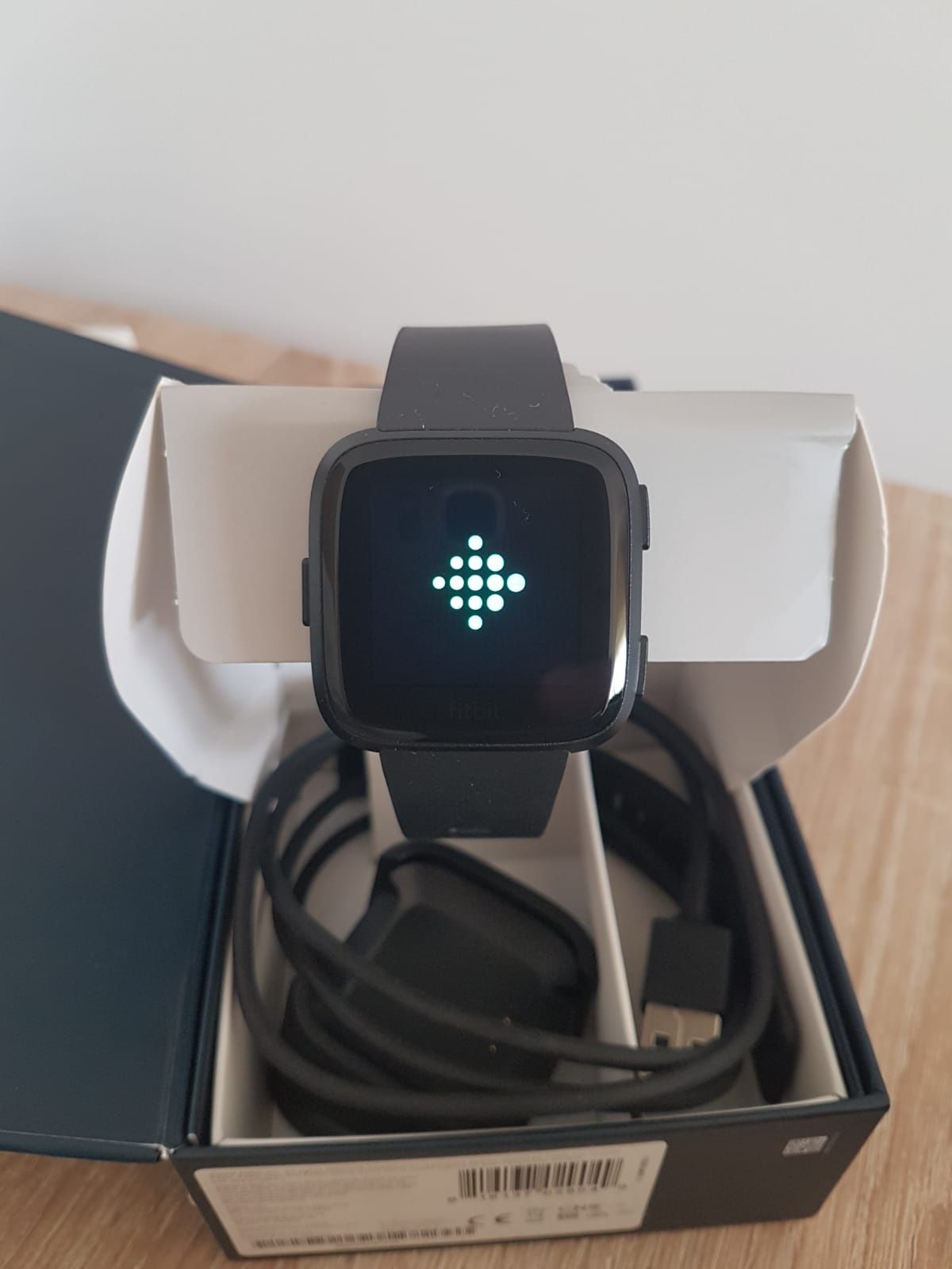 Ceas smartwatch FitBit Versa Nou