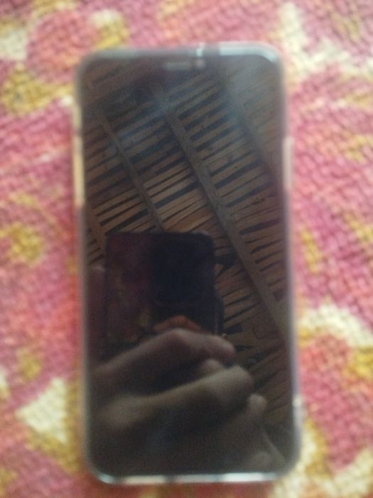 iPhone 11  sotiladi.  Karopka dakument